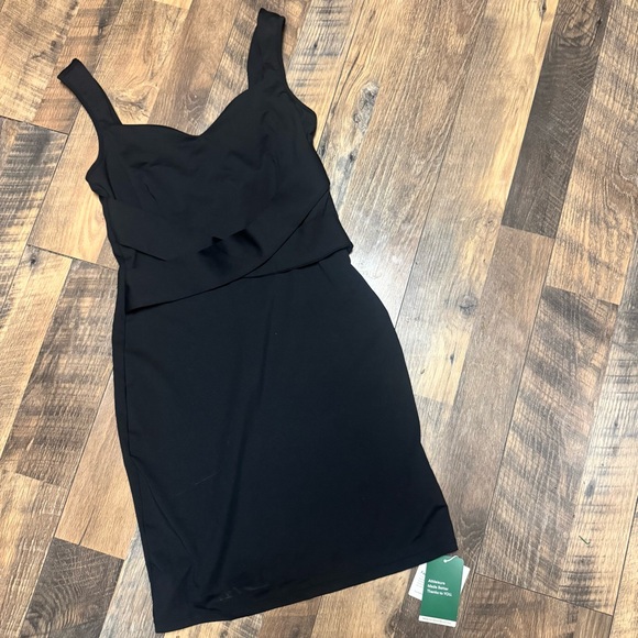 Halara Body Con Dress -Classic Black Sheath Dress with Sculpted Waist - Picture 4 of 12